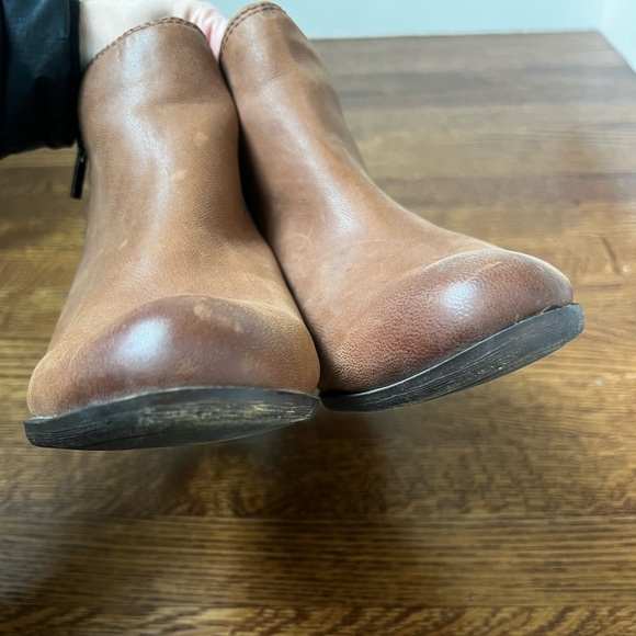 LUCKY BRAND Basel Leather Ankle Boots Booties‎ Heel Staple Fall Distressed 11 - Picture 4 of 10